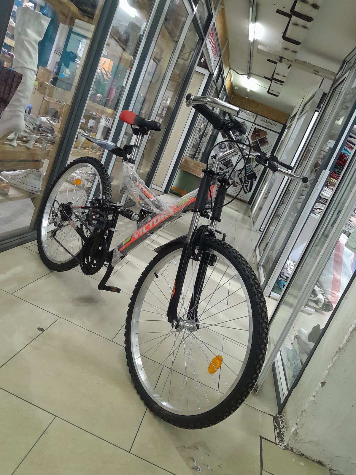 Size 26 ,With gears 10 speed and dual suspension.
