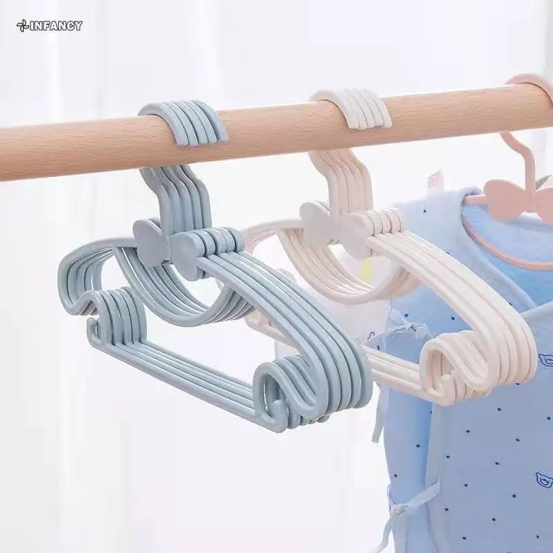 Kids clothes hanger