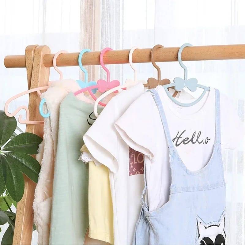 Kids clothes hanger