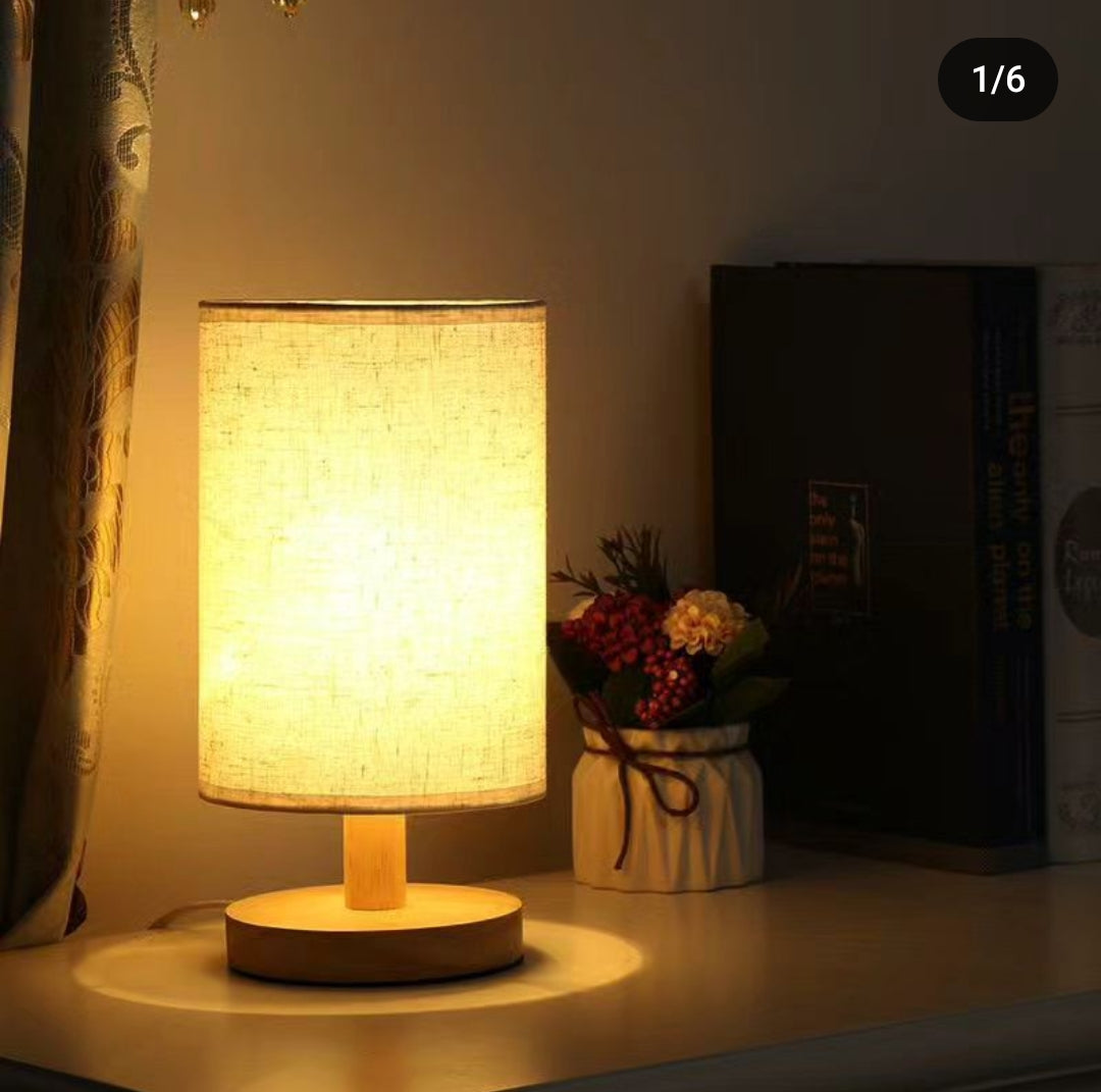 Kid's bedside table lamp