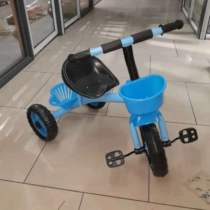 Kids tricycle