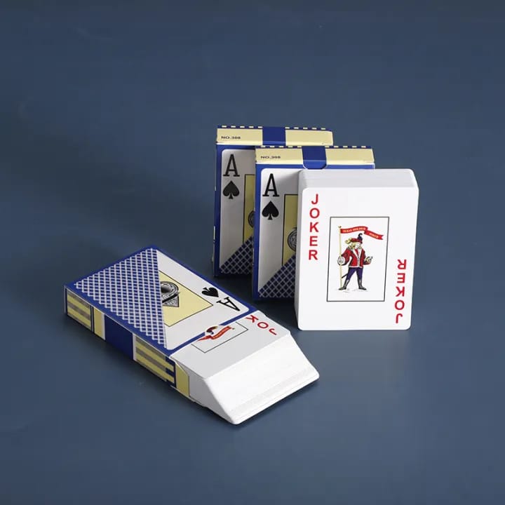 Plastic play cards