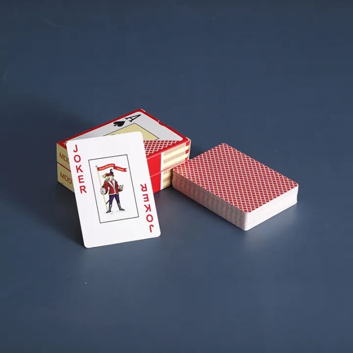 Plastic play cards